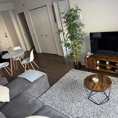 Condo In The Heart Of Downtown モントリオール エクステリア 写真
